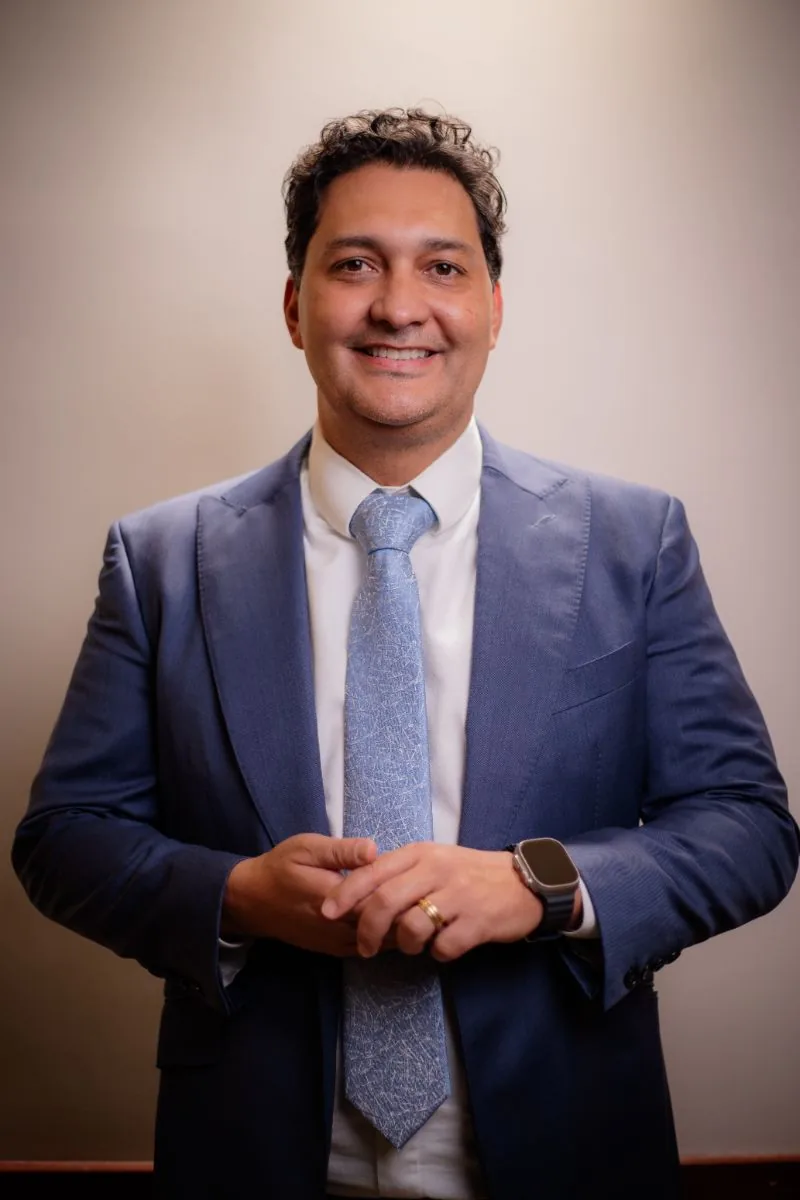 Dr. Rogério de Souza Furtado, oftalmologista na Asa Sul, Brasília